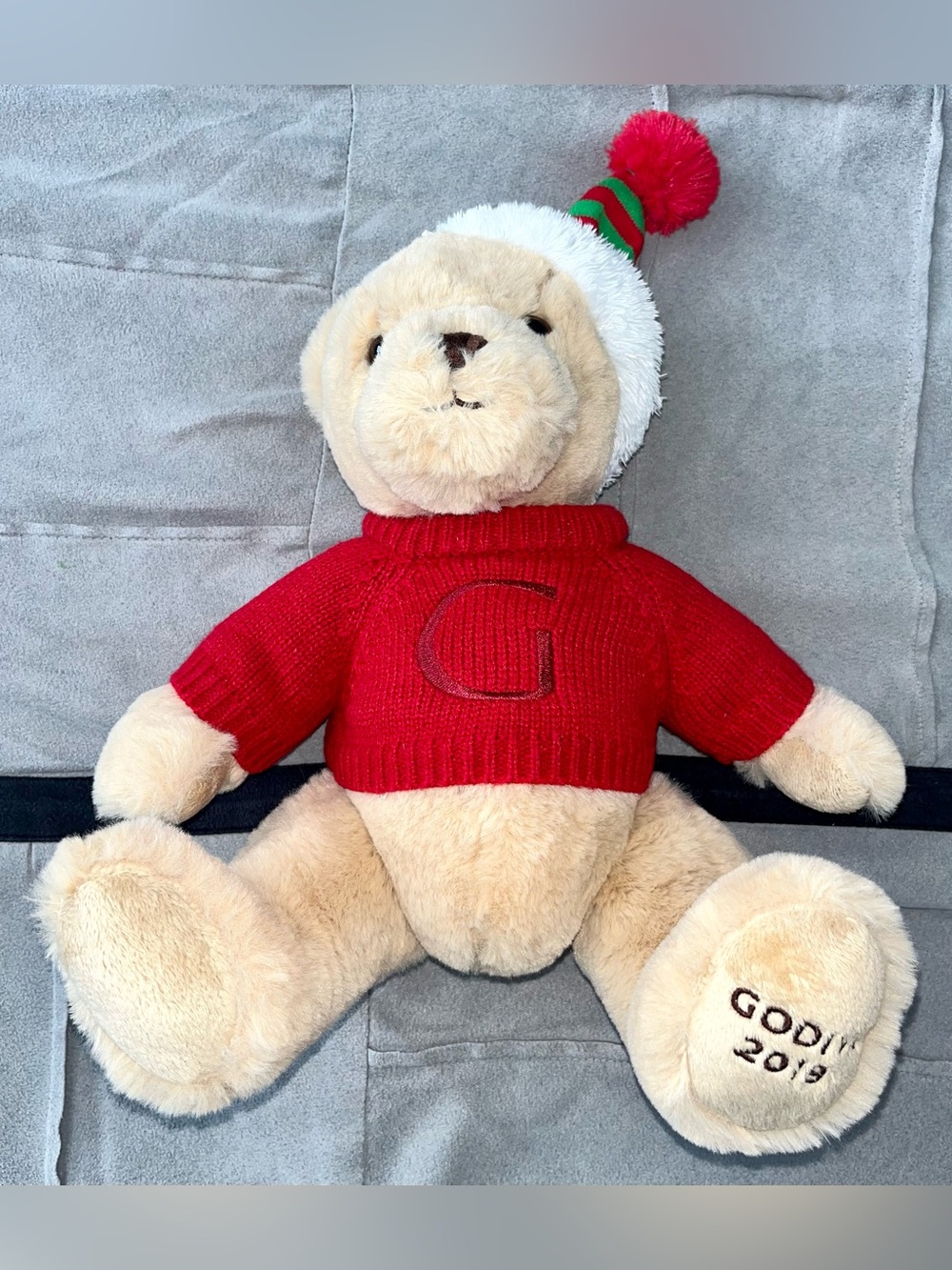 Extremely Soft & Cozy Godiva Christmas Bear Plush 2019 - PERFECT CONDITION